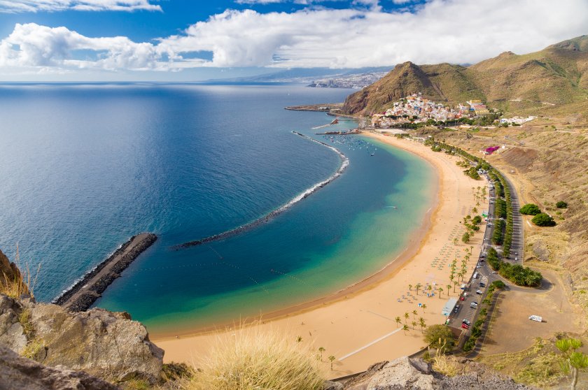 Популярният туристически рай - остров Тенерифе, привлича пътешественици от различни