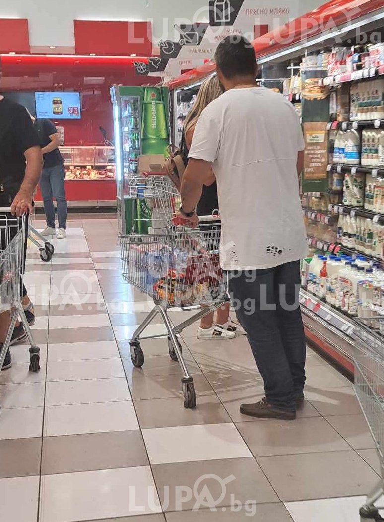 Антон Божков, единственият син на Васил Божков, е отишъл на