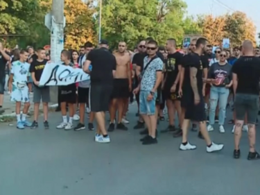 Пореден протест: Близките на убития Митко в Цалапица блокират бул. „България” в Пловдив