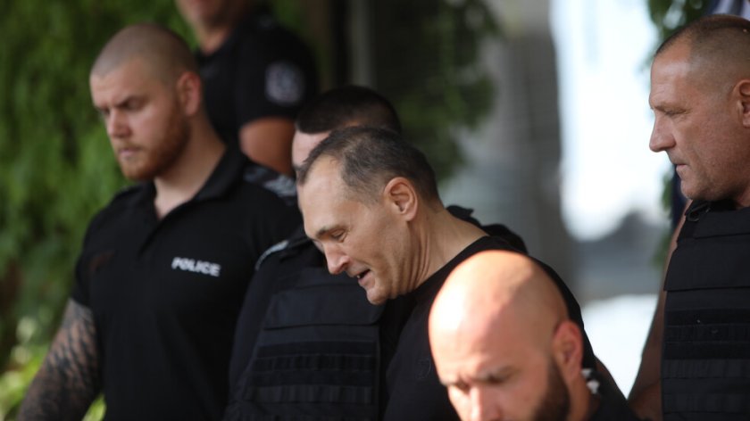 Странно защо, но Васил Божков е настанен в самостоятелна килия