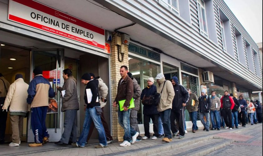 Безработицата в Испания неочаквано се е повишила през август, съобщи