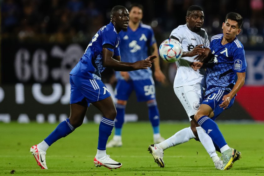 Традицията Левски да бележи в последните секунди в Европа, вече