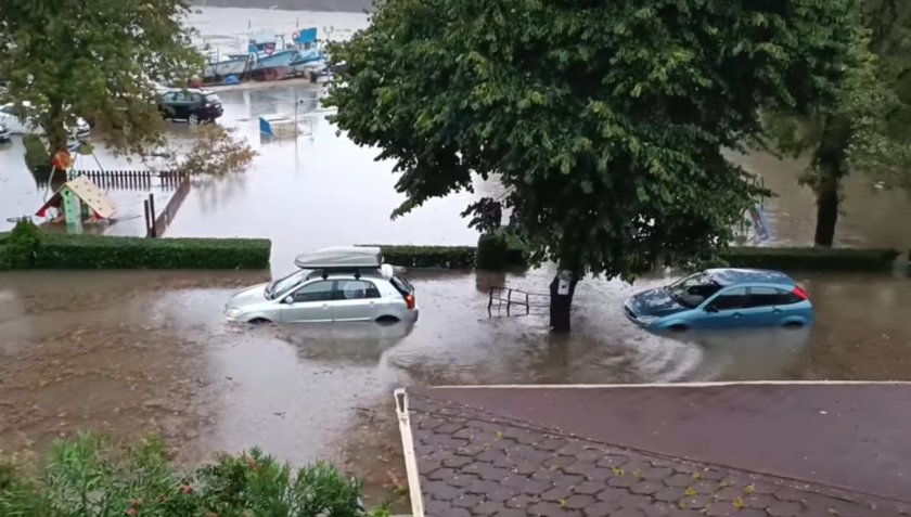 ВНИМАНИЕ: Ето къде раздават бутилирана вода в и край Царево