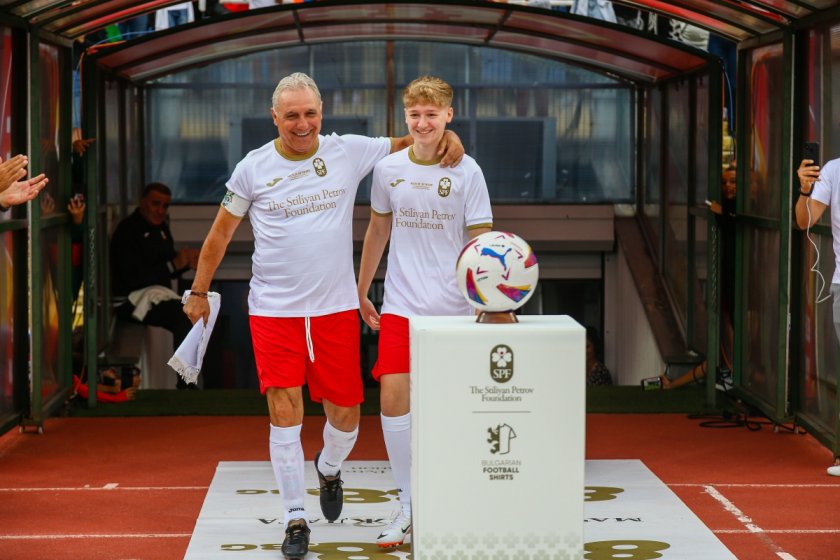 Страхотно шоу направиха звездите, които участваха в Мача на надеждата.