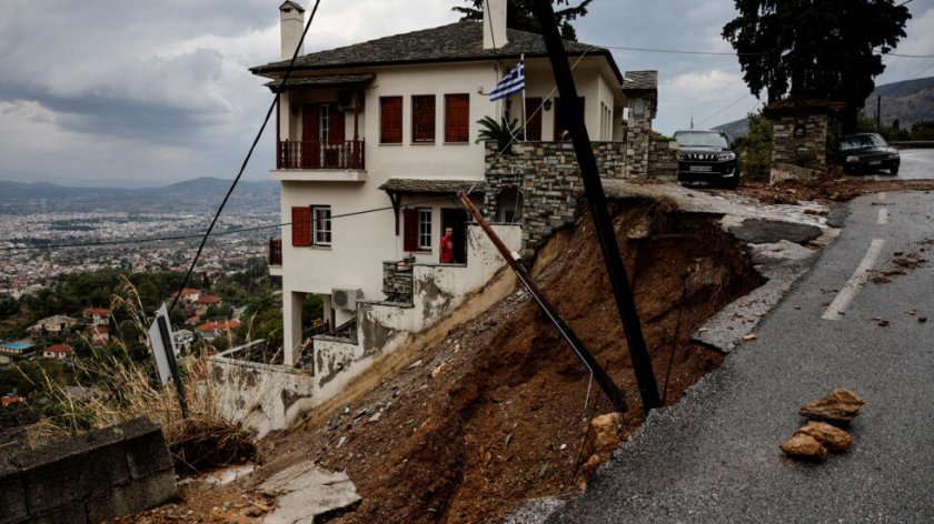 Ураганът "Даниел" отмени визитата на Денков в Солун 