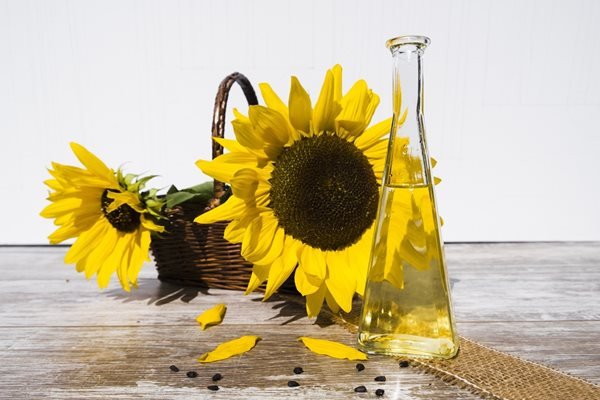 Производителите на олио искат забраната за внос на слънчоглед от Украйна да отпадне