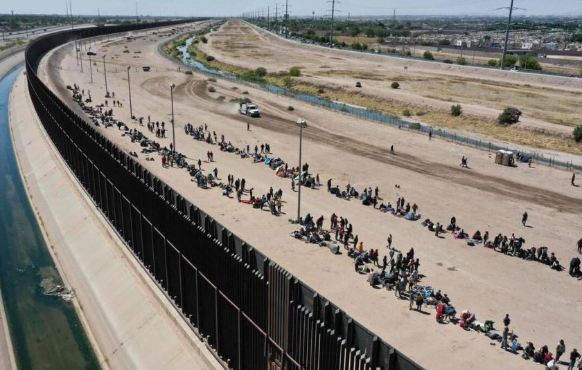 Границата между САЩ и Мексико е най-смъртоносният сухопътен маршрут за