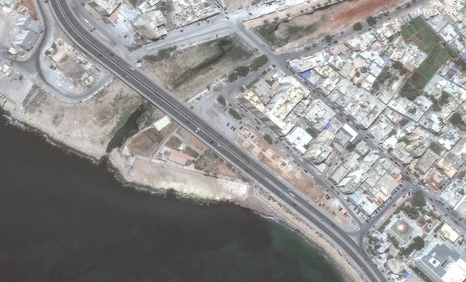 (СНИМКИ) Сателитни кадри показват мащаба на наводненията в Либия