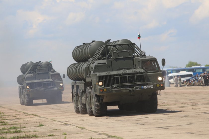 България няма да предоставя на Украйна ракетни комплекси С-300, защото