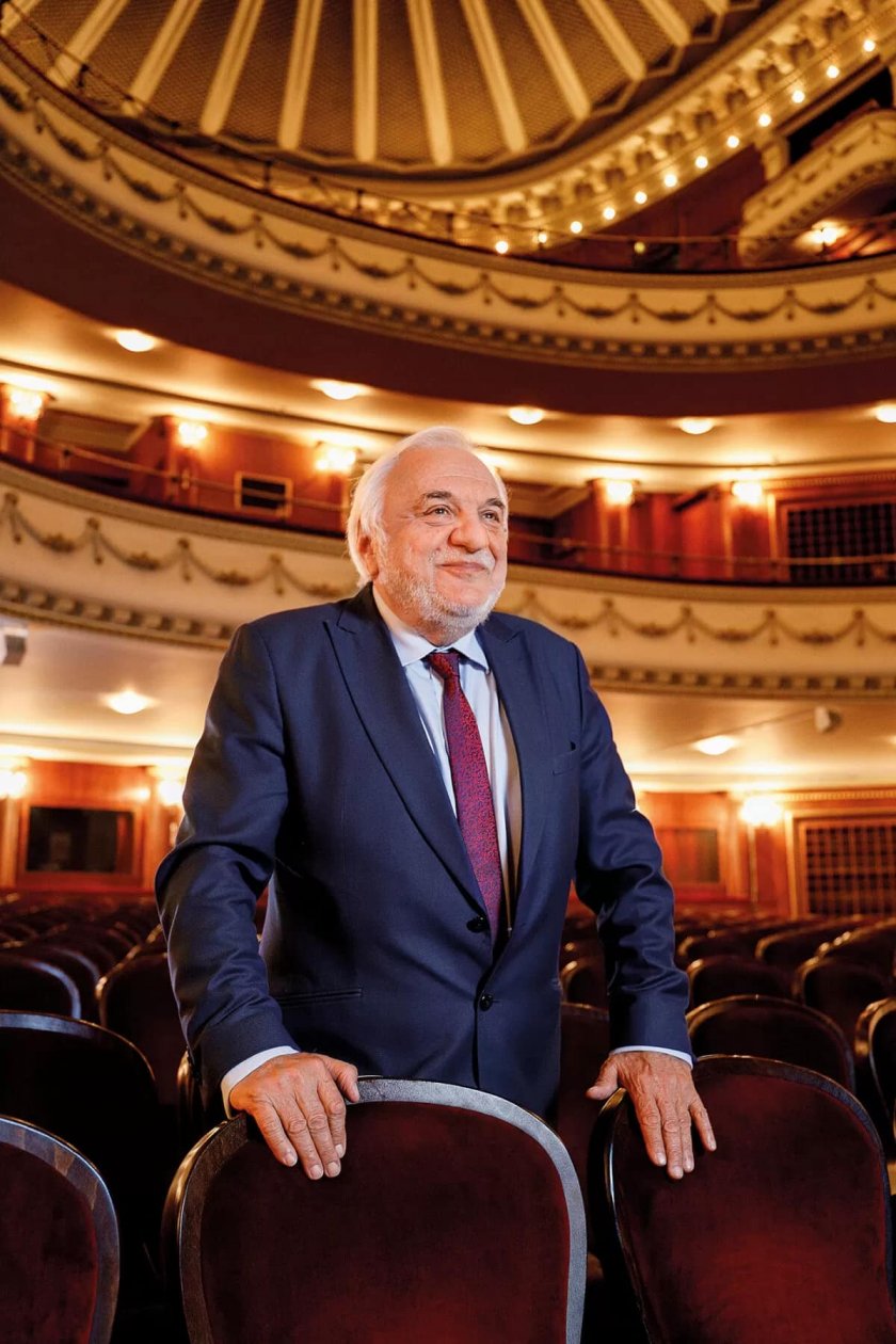 Директорът на Софийската опера и балет акад. Пламен Карталов празнува