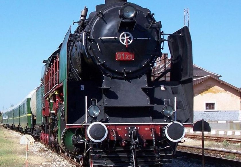 Ретро влак с парен локомотив ще пътува до Мездра на 22 септември