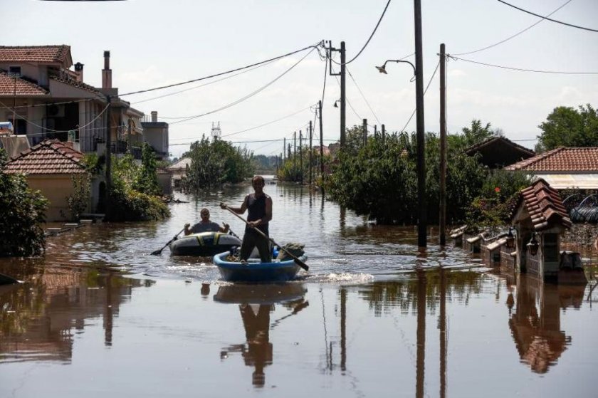 Гърция търси помощ от ЕС след смъртоносните наводнения