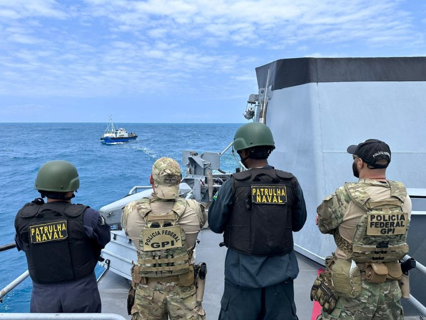 Военноморският флот на Бразилия съобщи, че е заловил 3,6 тона