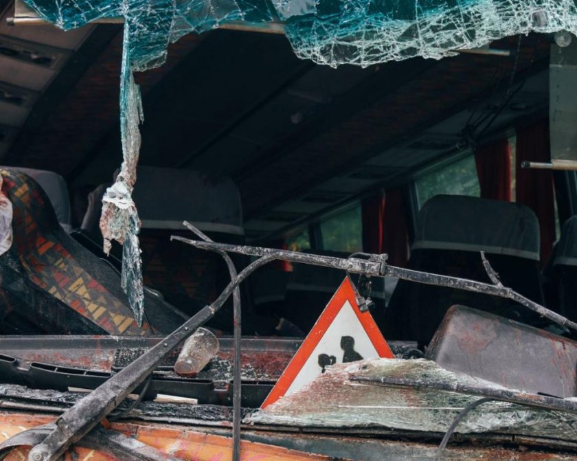 Автобус падна в пропаст в Черна гора, има най-малко две жертви 