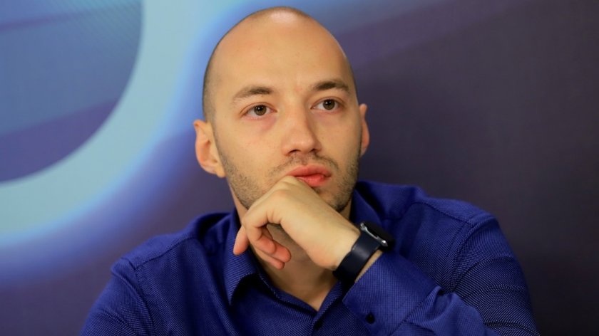  Димитър Ганев: Ако подкрепата за кабинета падне критично, ротацията може да се случи и по-рано от март