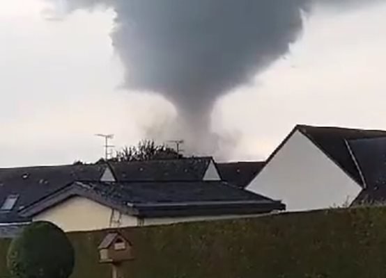 Торнадо удари френския Майен (ВИДЕО)