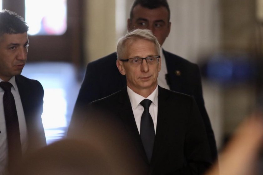 Денков няма да иска оставката на Кирил Вътев