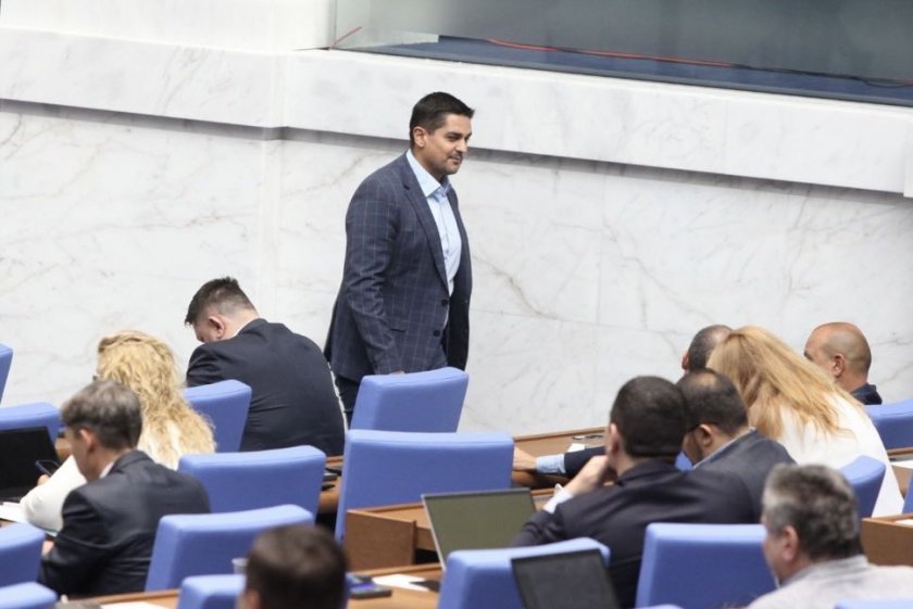 Депутатите не гласуваха и 1 параграф от закона срещу корупцията