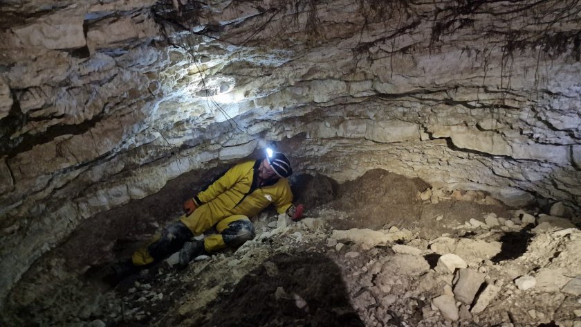 В Поповско е картографирана нова пещера в България. За новата