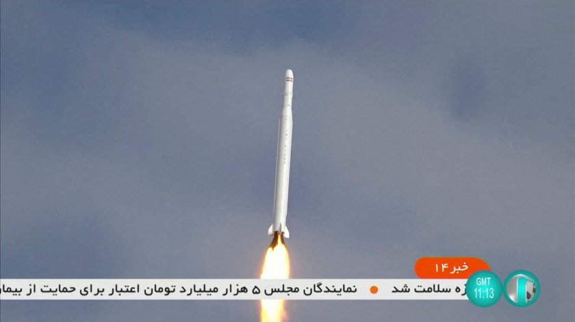 Иран успешно изстреля наблюдателен спътник