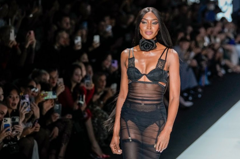 Модната публика на ревюто на Долче и Габана“ в Милано