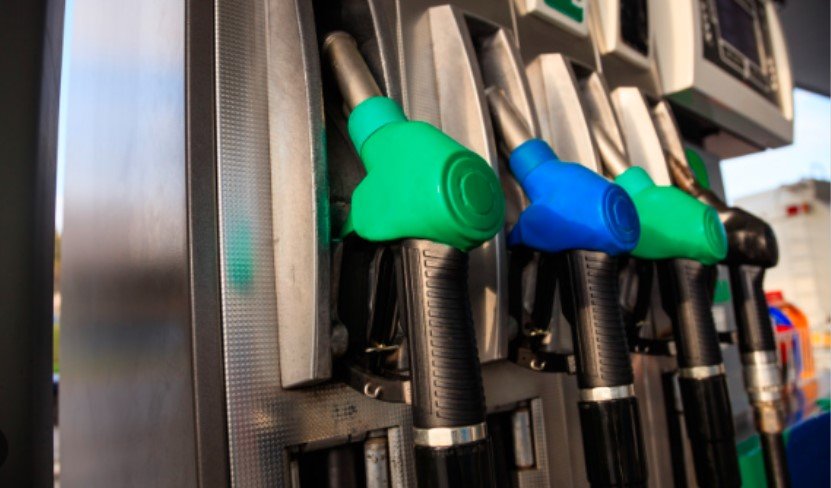 Скъпотия: Цените на горивата ще останат 3 лв. поне до края на годината