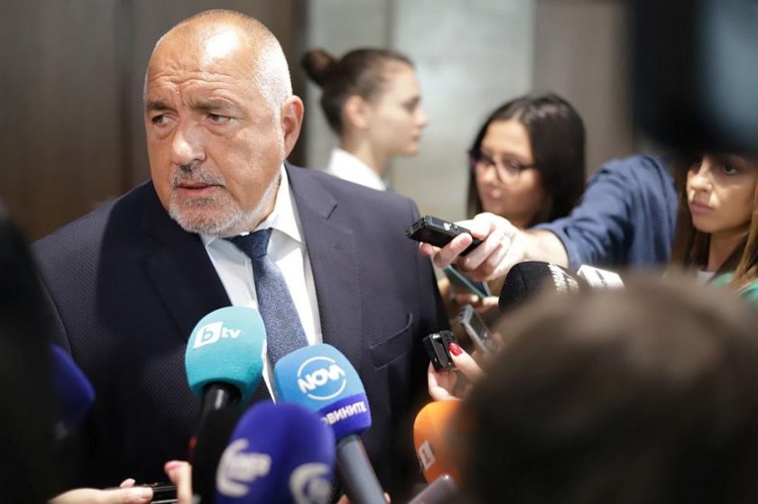 С връщането на Държавна сигурност (ДС) в София, донос-бонус“ си