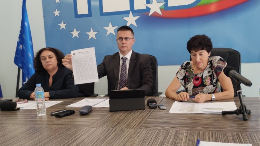 Общински съветници от Добрич докладваха за злоупотреби на кмета им на КПКОНПИ
