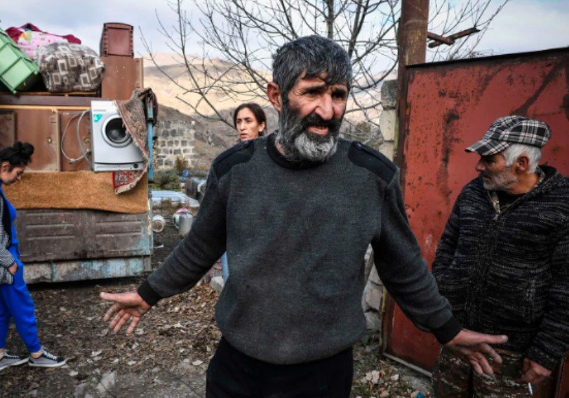 Поне 400 души са пристигнали от Нагорни Карабах в Армения