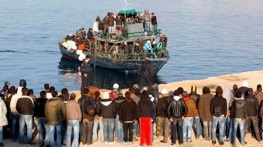 Имигрантите, търсещи убежище в Италия, трябва да плащат към 5000