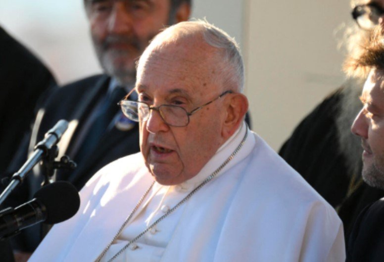 Папа Франциск нарече украинците мъченици, припомни времето на Сталин