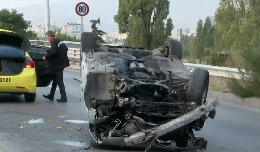 Кола се обърна по таван на бул. „Брюксел” в София