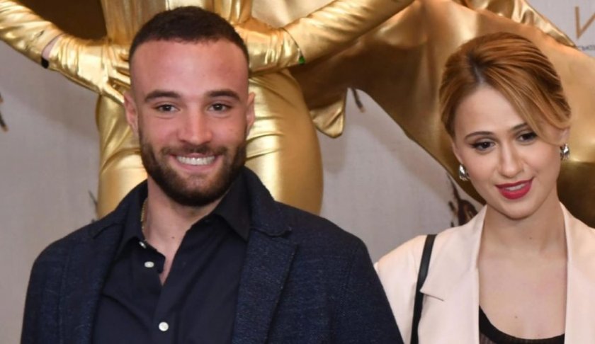 Холивудската звезда Юлиан Костов е във връзка с участничката от