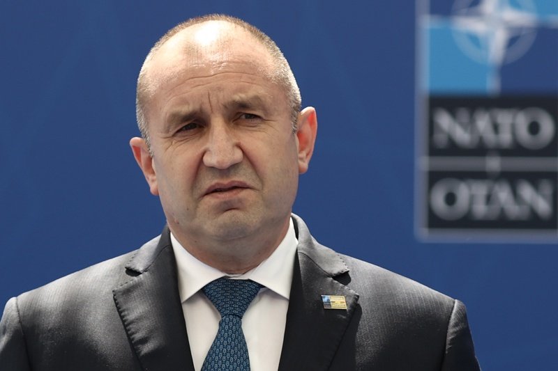 Радев: Кабинетът и НС да не ползват българската армия за донор на чужди сили