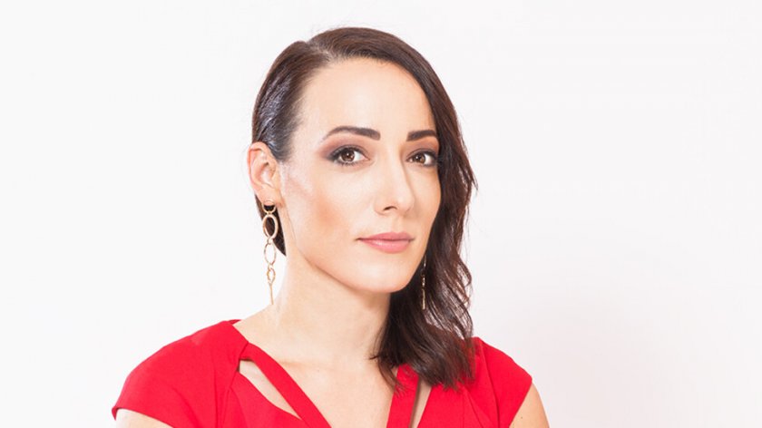 Искра Донова разкри, че е бременна с първото си дете.