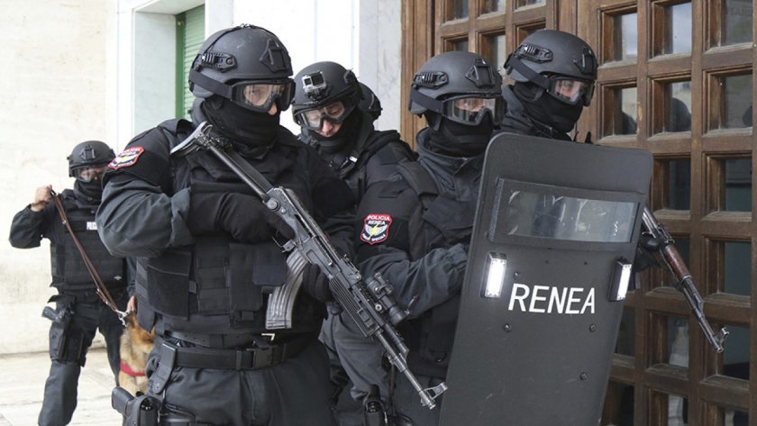 Албанската полиция обяви, че е разбила опасна престъпна група, извършвала