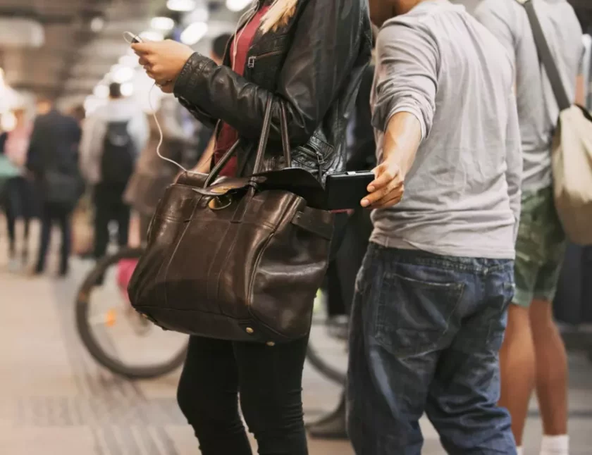 Банда румънски джебчии върлува у нас, а крадците са толкова