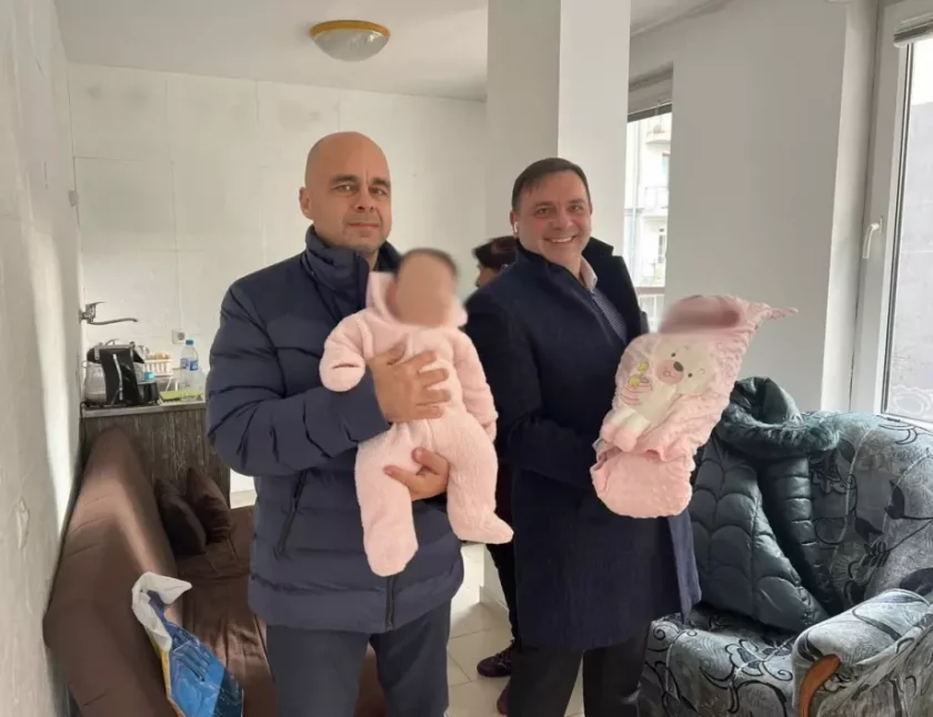Досъдебното производство за разменените бебета е спряно, съобщиха от Софийската