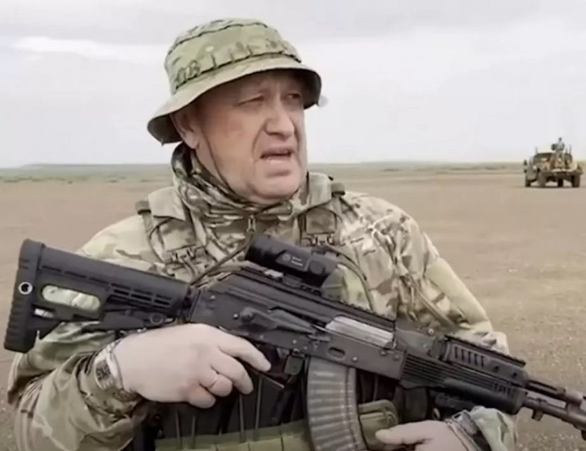 Според оценки на медиите, ако се съберат приходите на всички