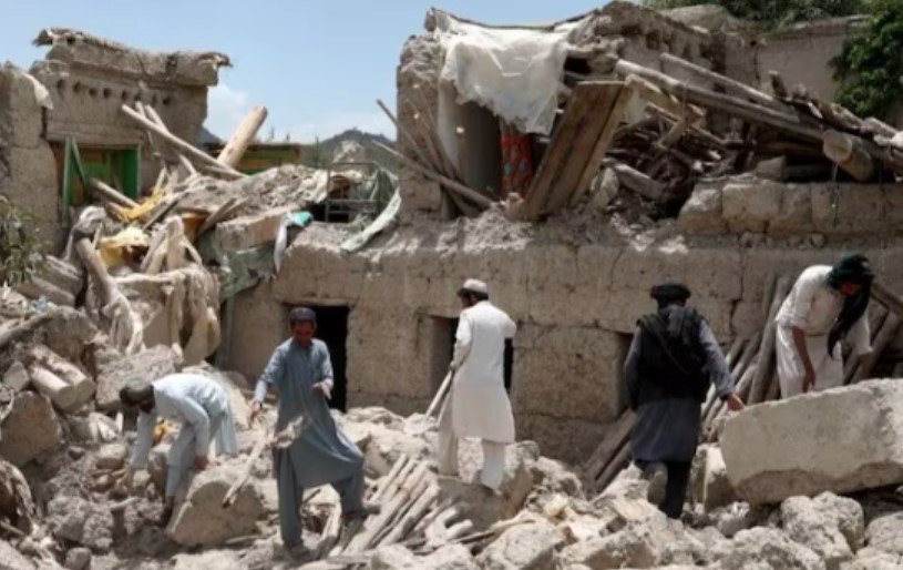 Над 2000 са загиналите при земетресението в Афганистан