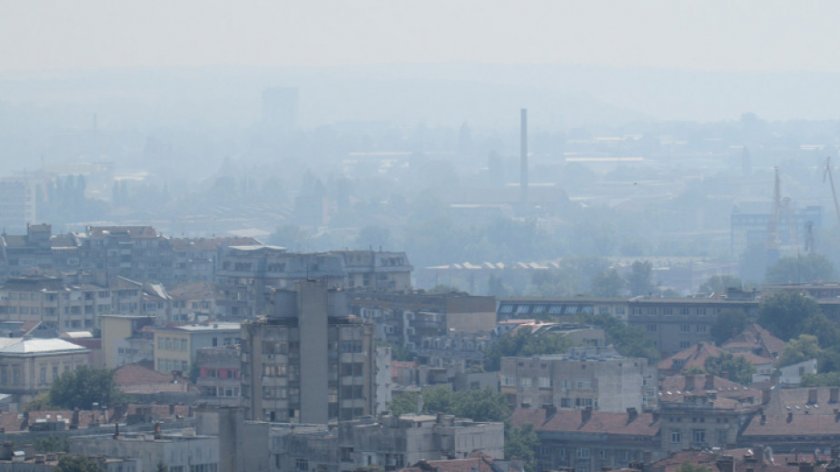 Прокуратурата търси виновника за вонята в Русе