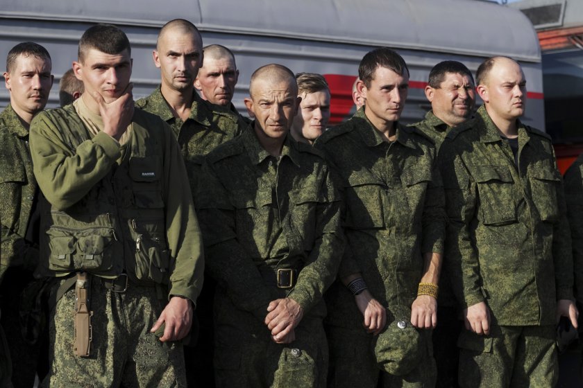 Русия не позволява връщането на войниците си от фронта