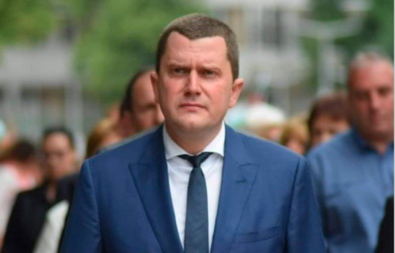 Разбит е апартаментът на досегашния кмет на Перник Станислав Владимиров.