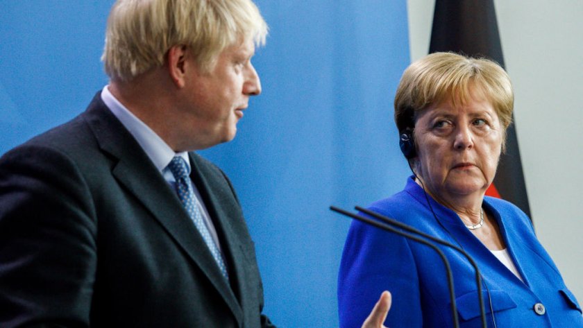 Меркел попари надеждите на Джонсън за Брекзит сделка