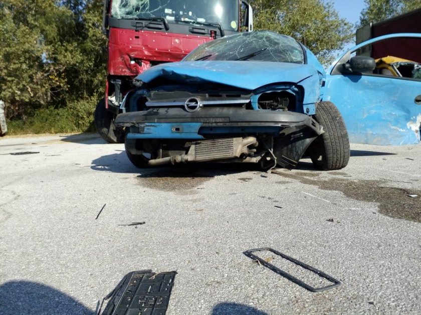 Обвиниха 19-годишния шофьор от "Столипиново" убил двама приятели