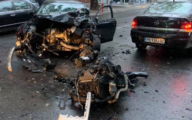 Тежка катастрофа в центъра на Пловдив