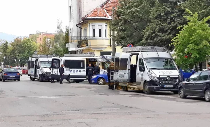 Шофьор на маршрутка наръга друг водач в София