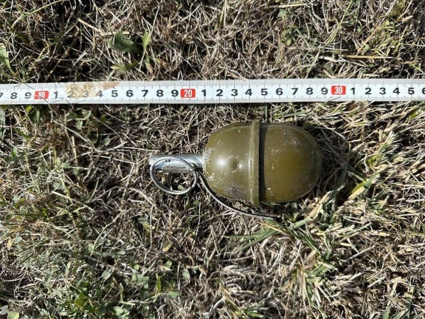 Военни унищожиха невзривена граната в Софийско
