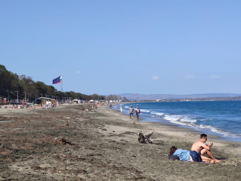Летните температури отново провокираха народът да превземе родните плажове. Много