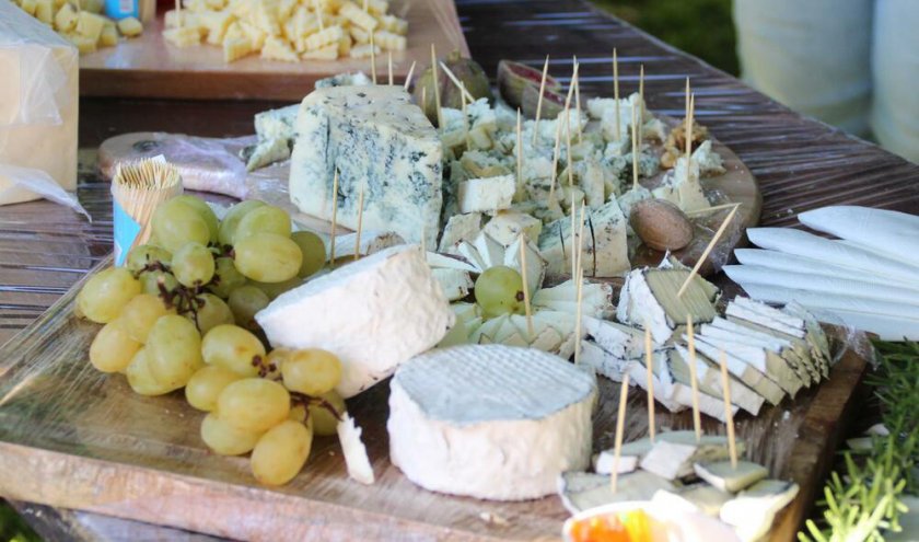 Технолози във Франция правят сирене без крави и омлети без кокошки